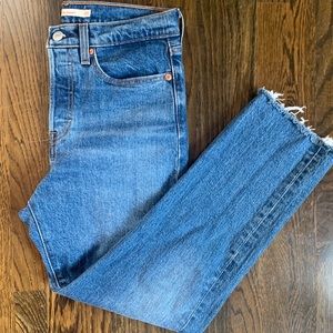 Levi's Wedgie Straight Raw Hem